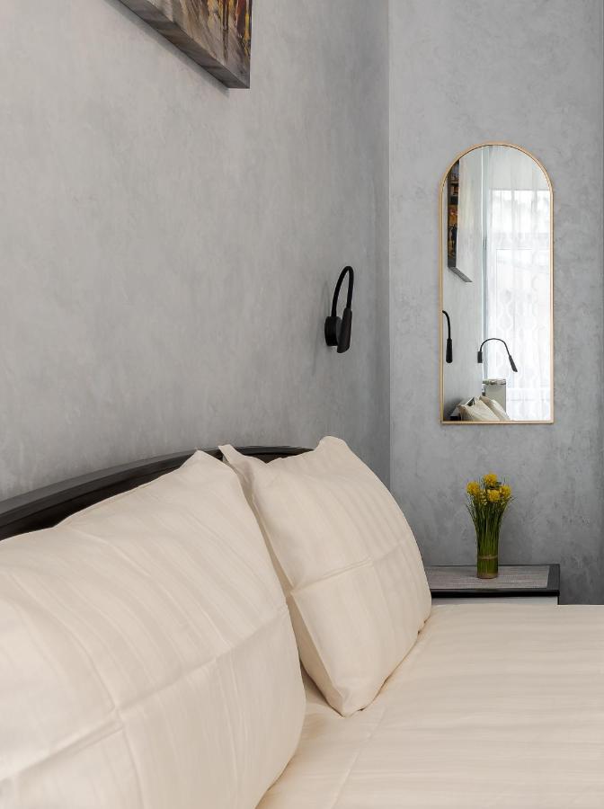 Golden Violin ! Apartments Lviv S Luaran gambar