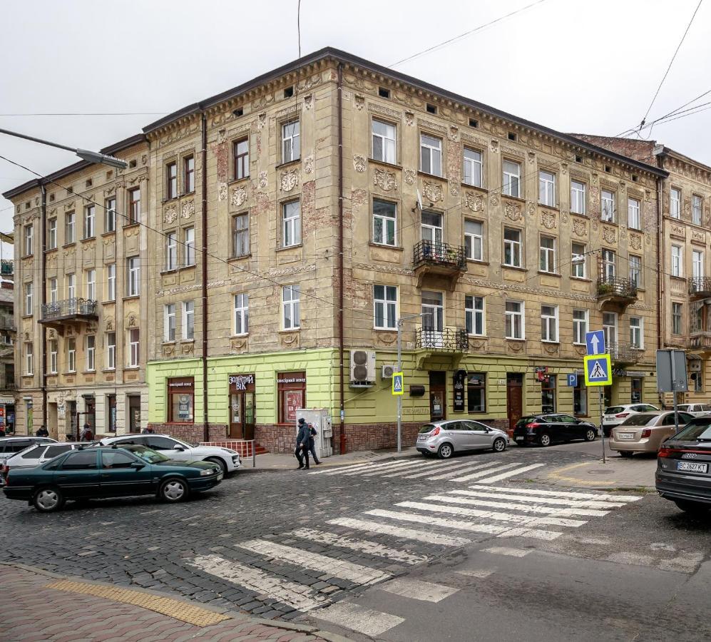 Golden Violin ! Apartments Lviv S Luaran gambar