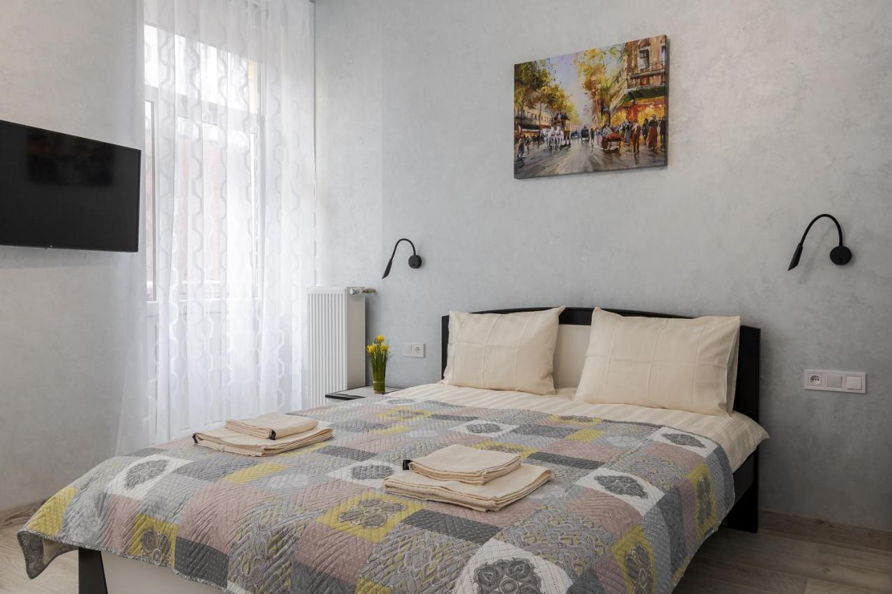 Golden Violin ! Apartments Lviv S Luaran gambar
