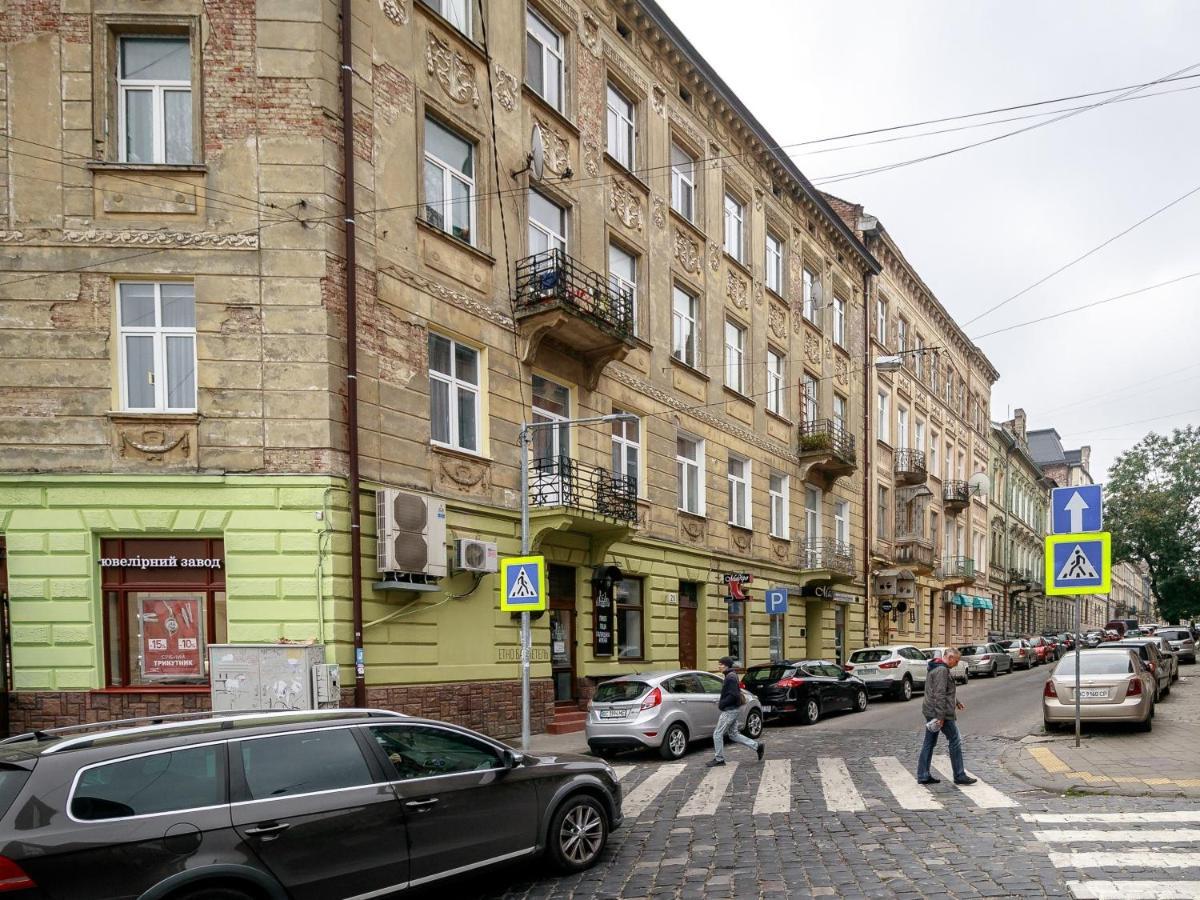 Golden Violin ! Apartments Lviv S Luaran gambar