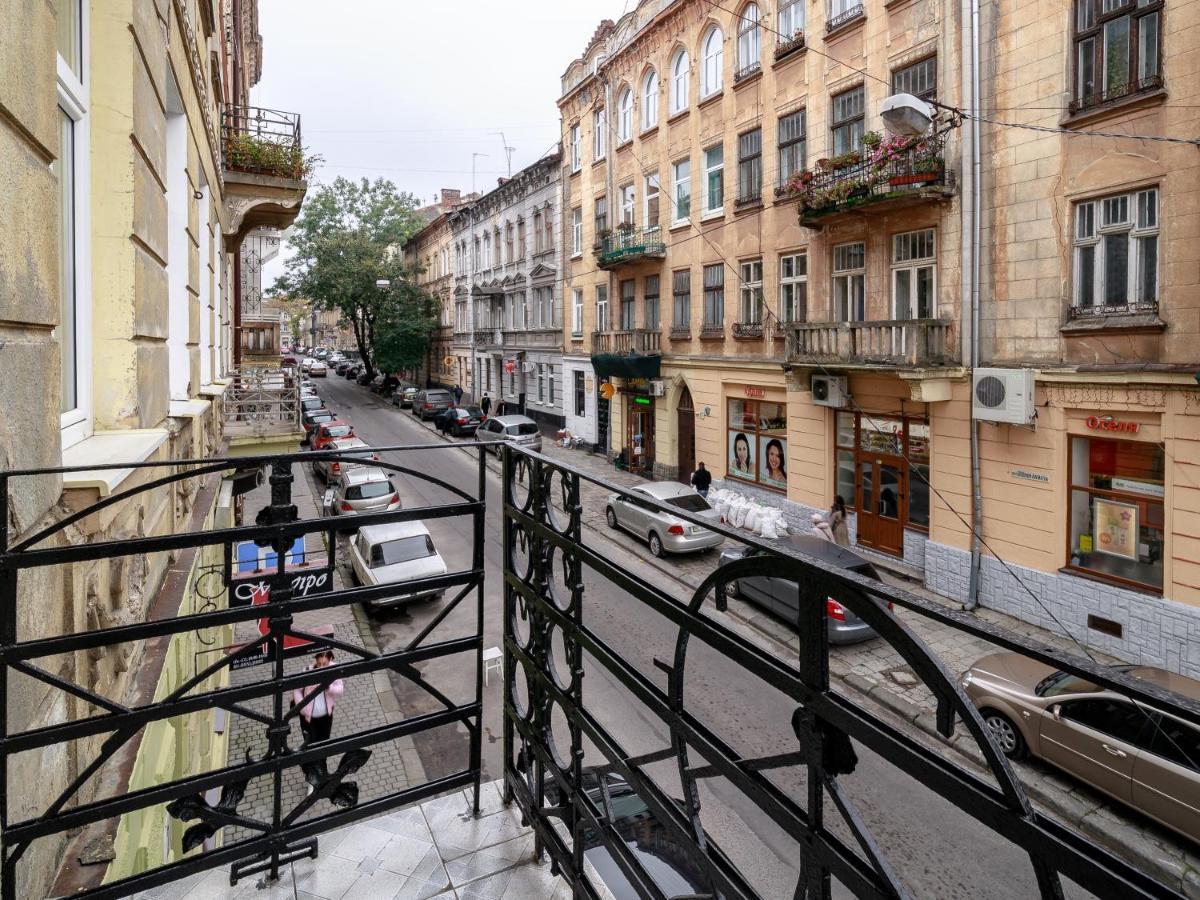 Golden Violin ! Apartments Lviv S Luaran gambar