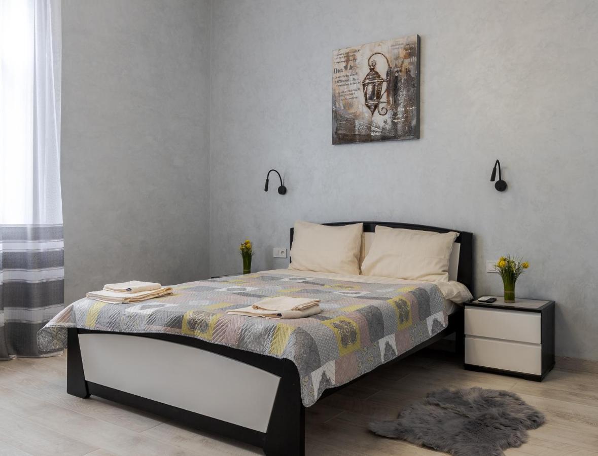 Golden Violin ! Apartments Lviv S Luaran gambar