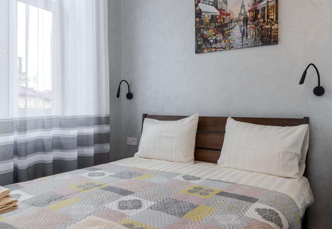 Golden Violin ! Apartments Lviv S Luaran gambar
